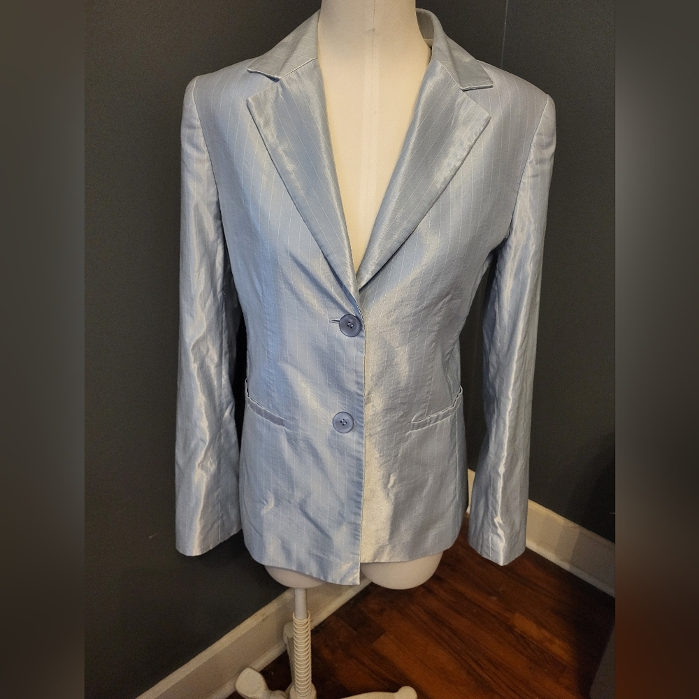 Beautiful silver silk feel jacket size 8.